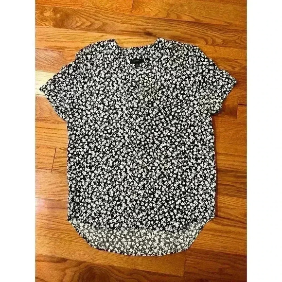J.Crew XS Navy Floral Blouse Viscose Short Sleeve Light Airy Top Blouse - Picture 1 of 7